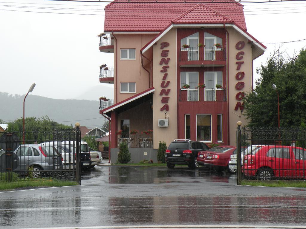 Pensiunea Octogon Piatra Neamţ Dış mekan fotoğraf